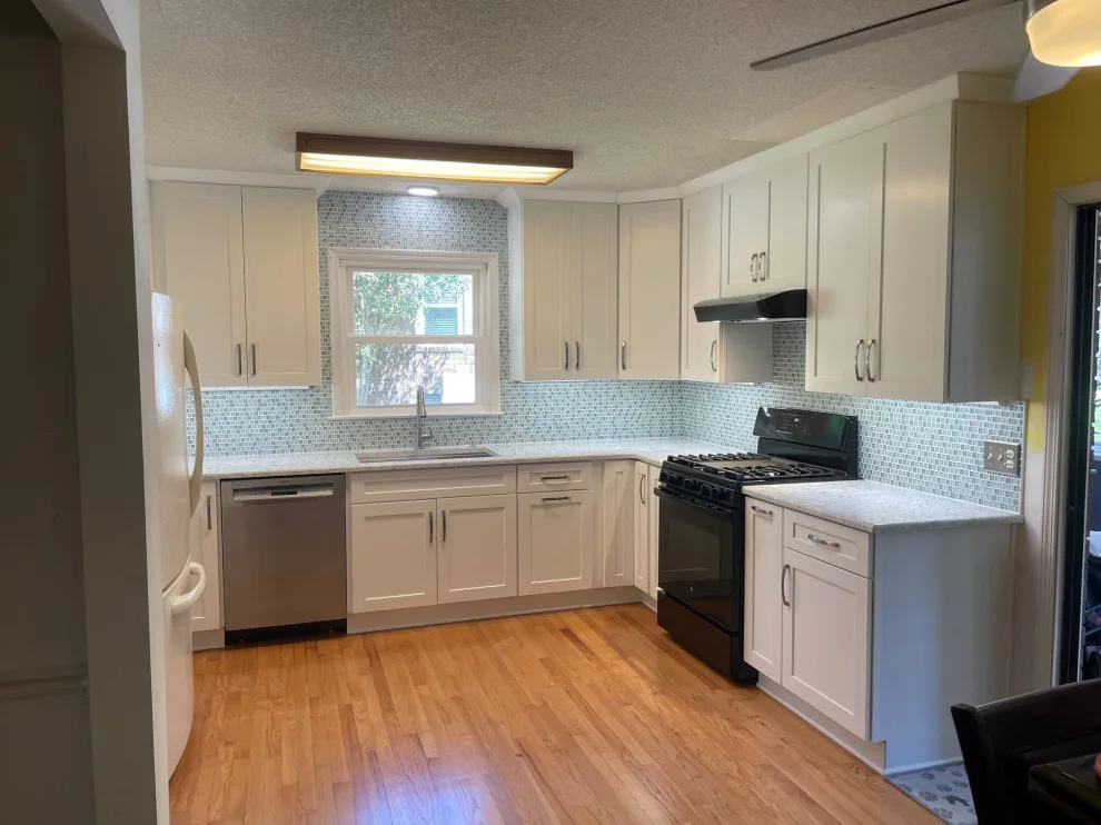 Polar White Shaker Door Transitional Kitchen Renovation by Kitchen Solvers Of Charleston - Photo 6
