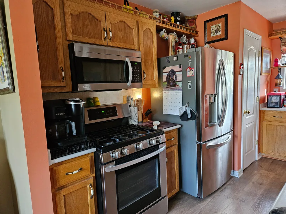 Dual-Tone Kitchen Renovation Completed by Kitchen Solvers Of Spring Hill - Photo 2