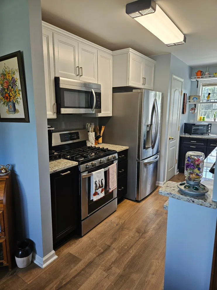 Dual-Tone Kitchen Renovation Completed by Kitchen Solvers Of Spring Hill - Photo 6