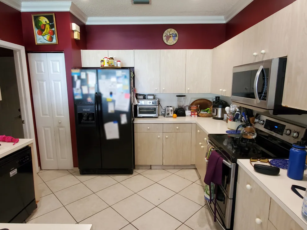 White Shaker Door Transitional Kitchen Renovation by Kitchen Solvers Of Fort Lauderdale - Photo 5