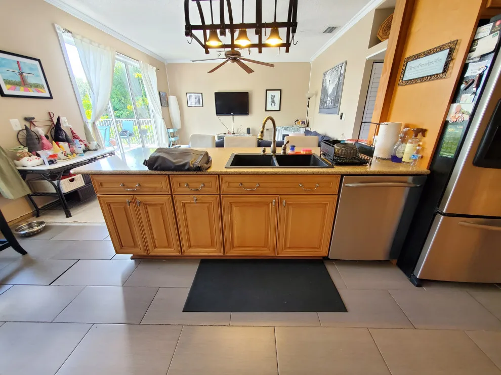 Satin White Shaker Door Transitional Kitchen Renovation by Kitchen Solvers Of Fort Lauderdale - Photo 11
