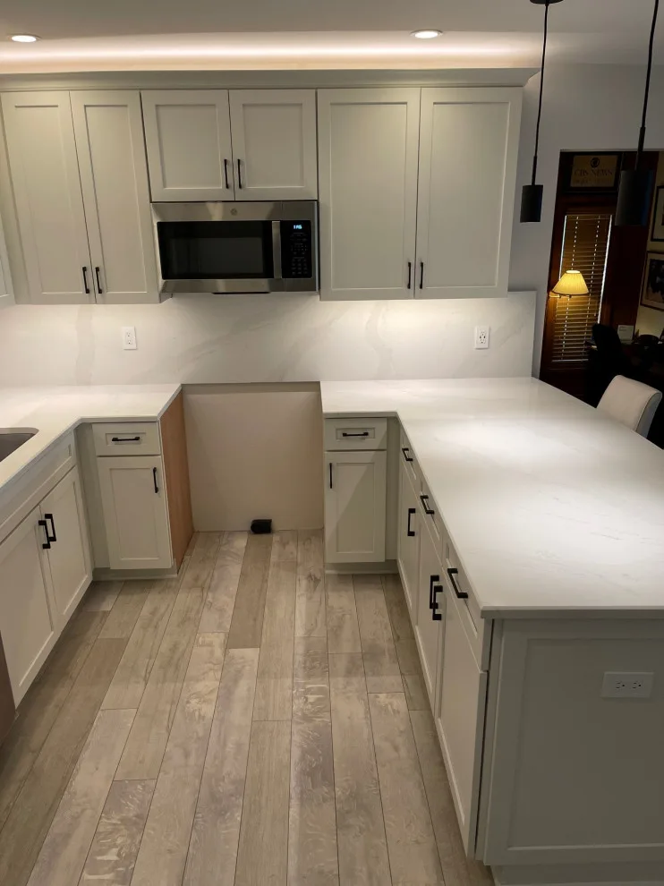 Kitchen Renovation Featuring New White Shaker Doors by Kitchen Solvers Of The Gulf Coast - Photo 7