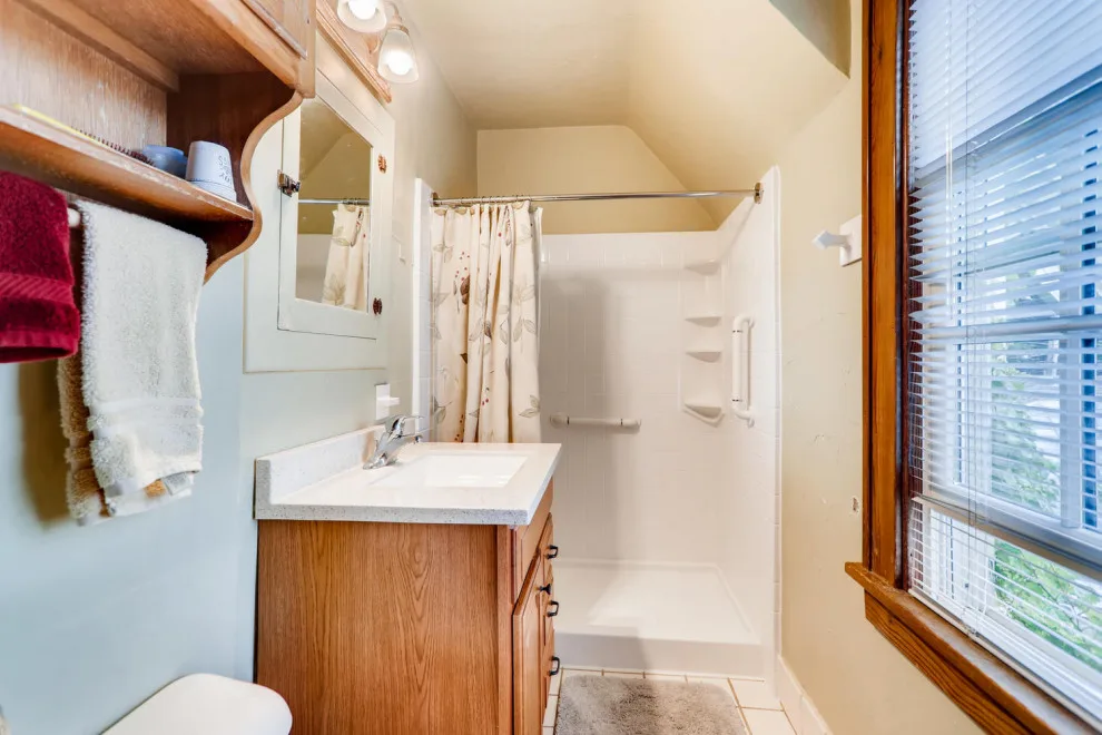 Upper Arlington Bath Project in Columbus, Ohio by Improveit! Home Remodeling - Photo 4