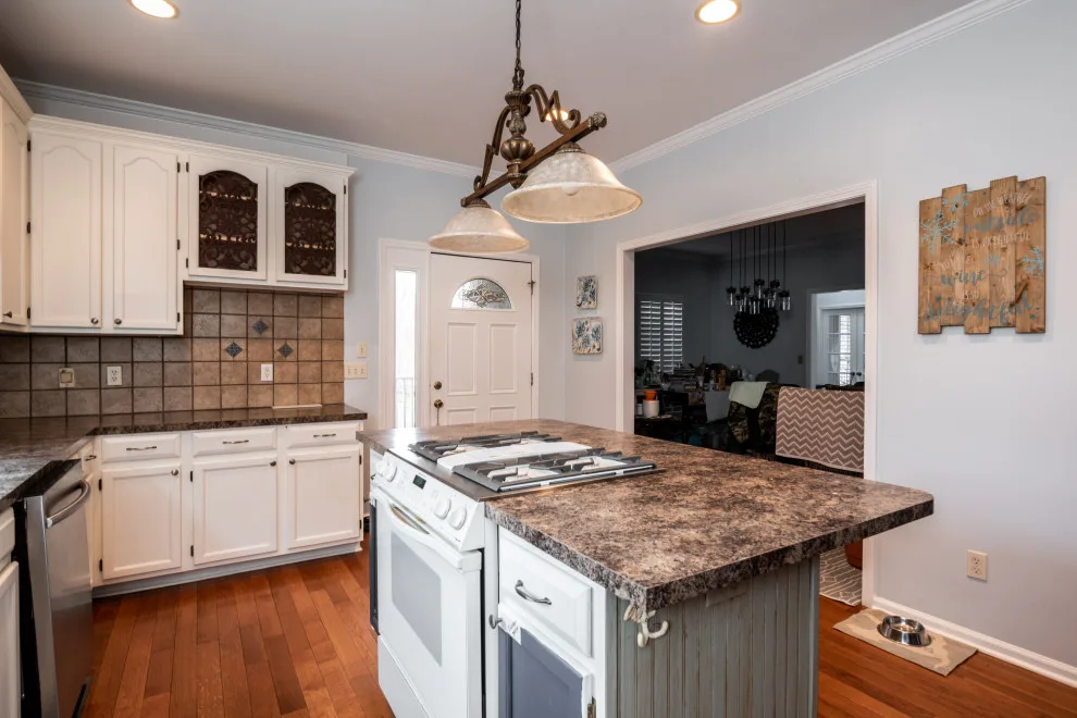 Weddington Bespoke Kitchen by Detailed Interiors Inc. - Photo 11