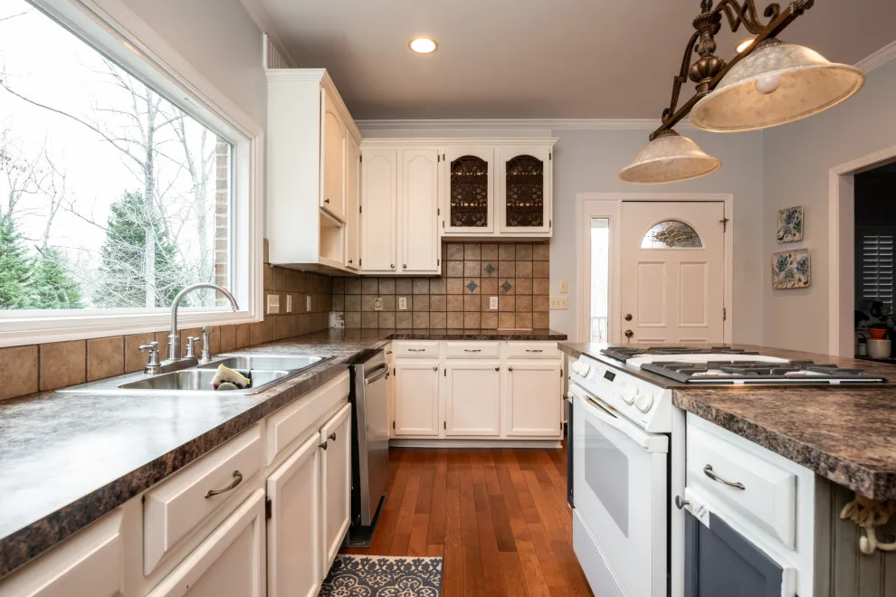 Weddington Bespoke Kitchen by Detailed Interiors Inc. - Photo 2