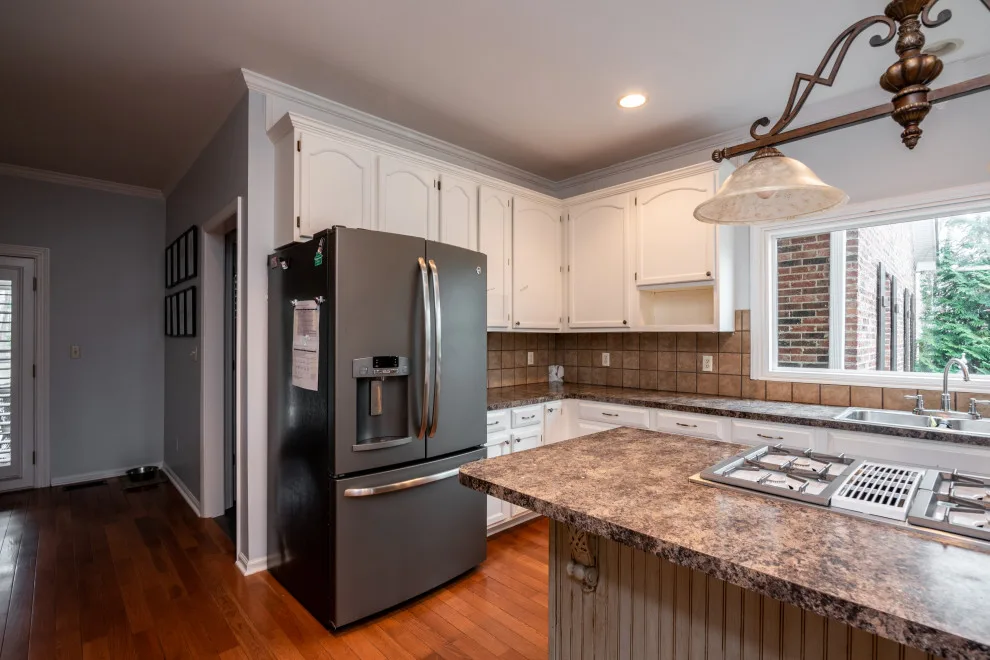 Weddington Bespoke Kitchen by Detailed Interiors Inc. - Photo 6