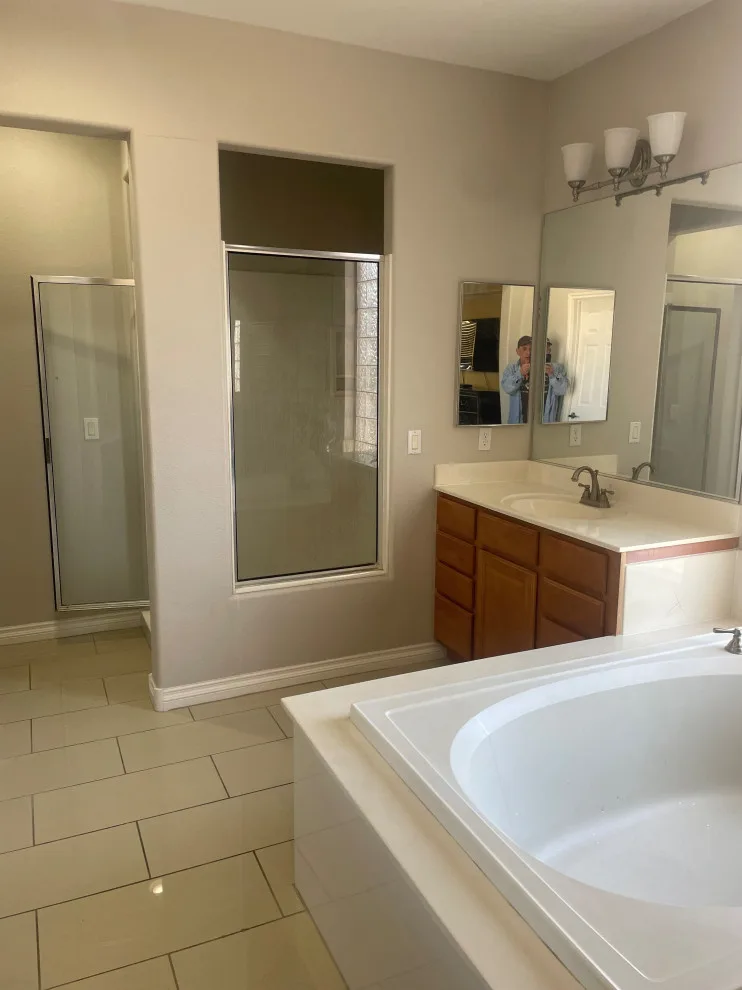 Monochrome Bathroom by Amos Tile LV - Photo 2