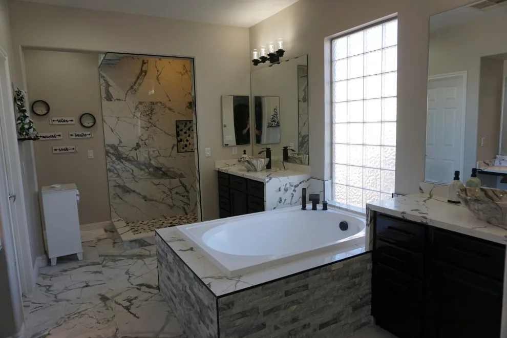 Monochrome Bathroom by Amos Tile LV - Photo 3