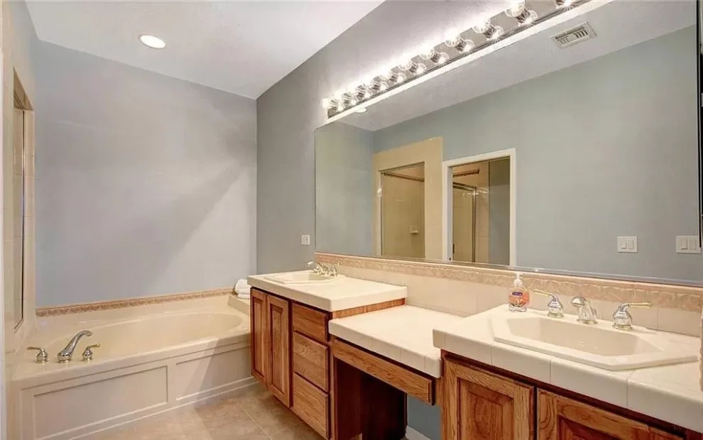 Rustic White Master Bath by Amos Tile LV - Photo 2