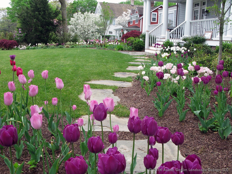 Circular Waterfront Garden - Darien, CT by Austin Ganim Landscape Design, LLC - Photo 5