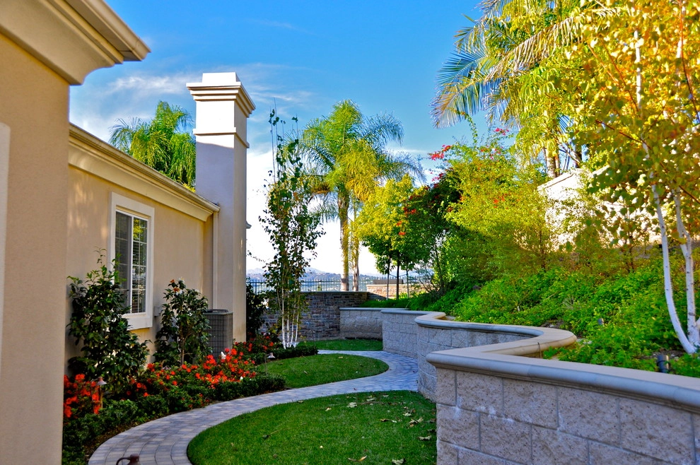 Fullerton Hills Renovation by Rue Group, Inc. / Kathryn Rue, Landscape Architect - Photo 3