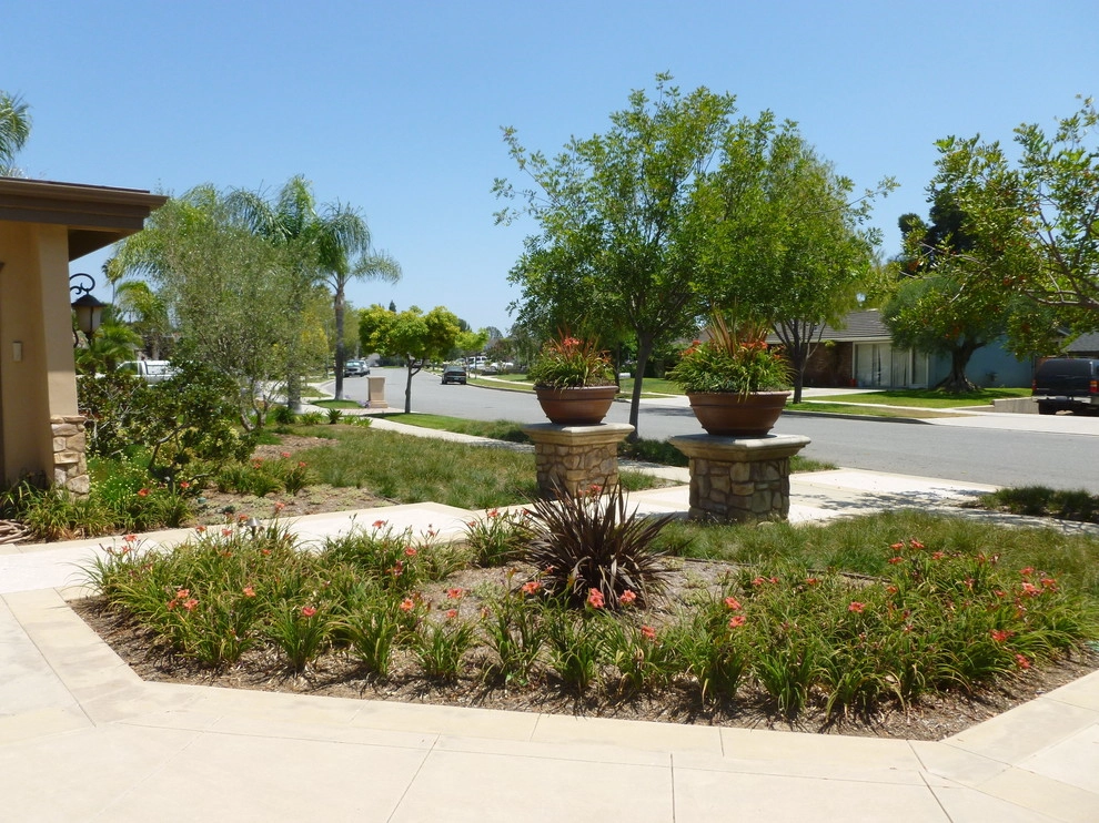 Natural Drought Tolerant Garden by Rue Group, Inc. / Kathryn Rue, Landscape Architect - Photo 2