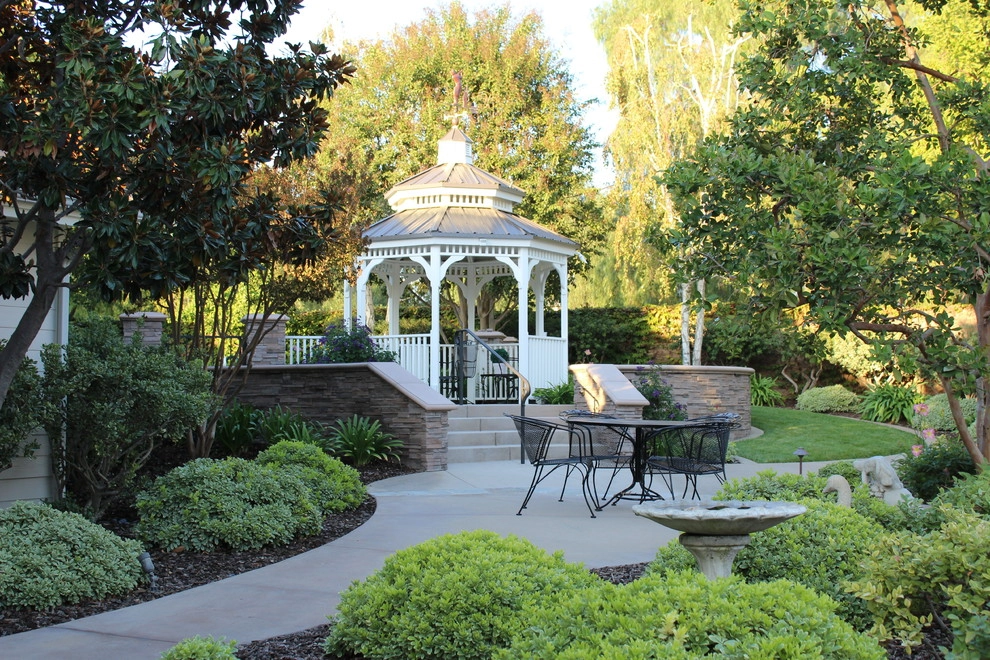 Transformed Lawn Area by Rue Group, Inc. / Kathryn Rue, Landscape Architect - Photo 15