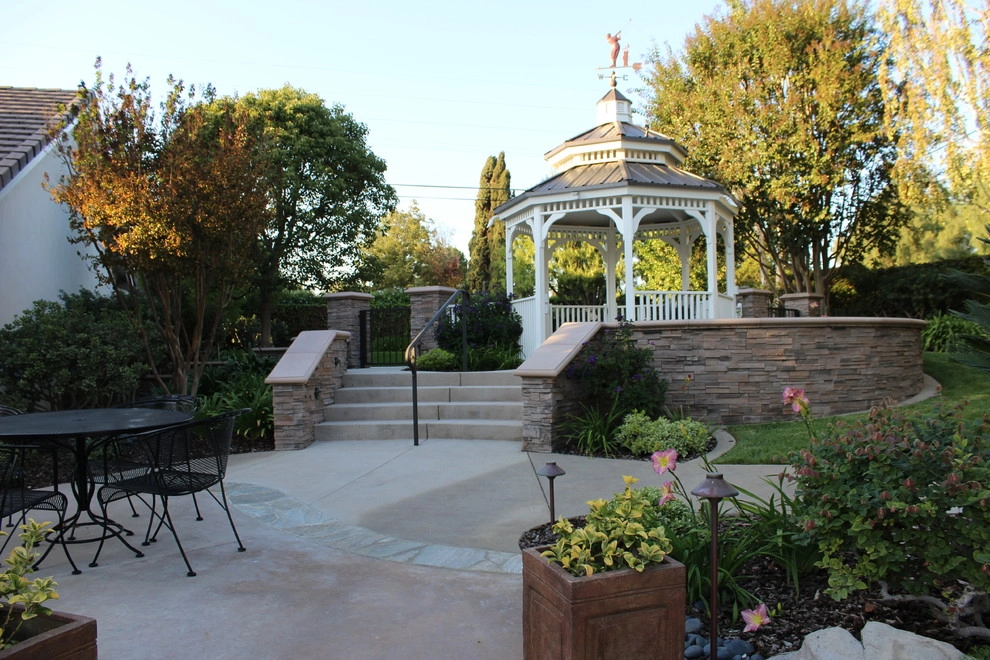 Transformed Lawn Area by Rue Group, Inc. / Kathryn Rue, Landscape Architect - Photo 4