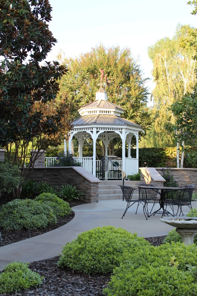 Transformed Lawn Area by Rue Group, Inc. / Kathryn Rue, Landscape Architect - Photo 3
