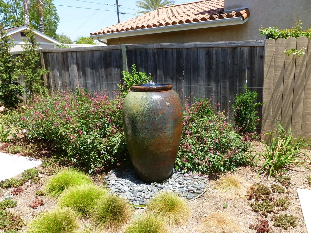 Natural Drought Tolerant Garden by Rue Group, Inc. / Kathryn Rue, Landscape Architect - Photo 9