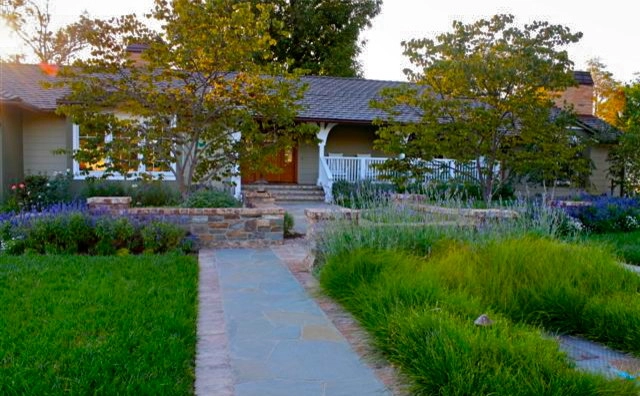 Ranch Style Beauty by Rue Group, Inc. / Kathryn Rue, Landscape Architect - Photo 3