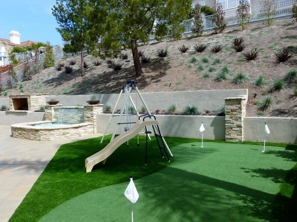 Contemporary Backyard by Rue Group, Inc. / Kathryn Rue, Landscape Architect - Photo 8