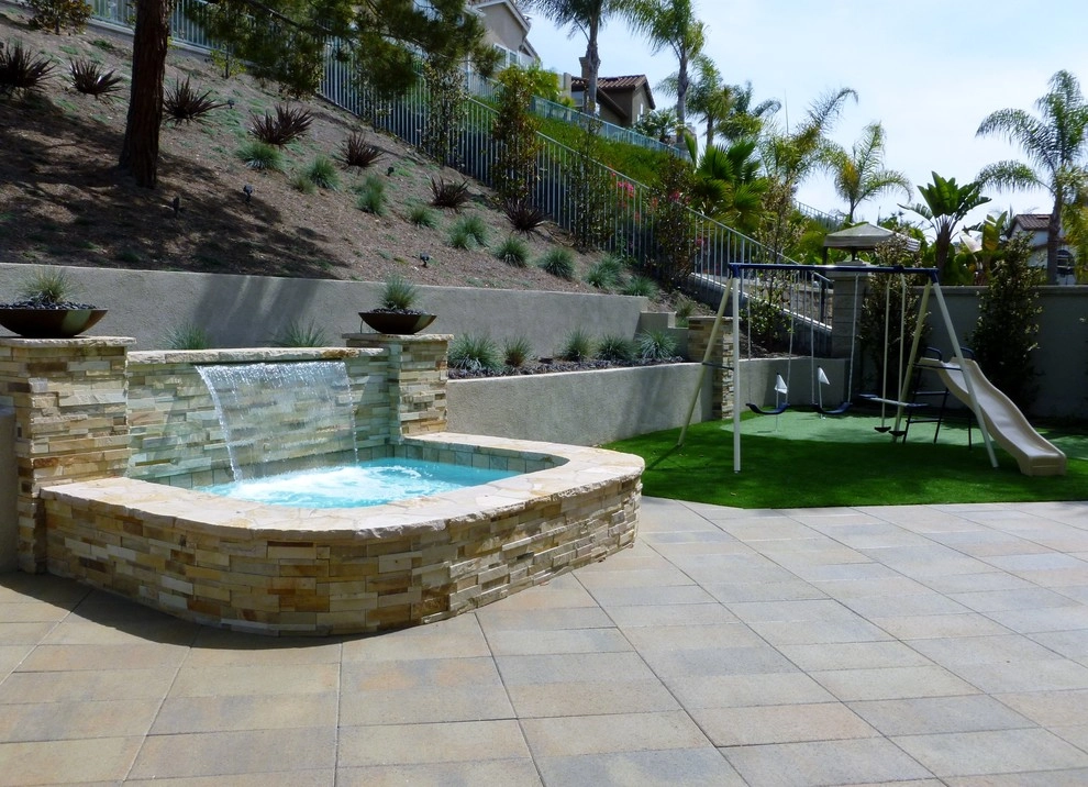 Contemporary Backyard by Rue Group, Inc. / Kathryn Rue, Landscape Architect - Photo 11