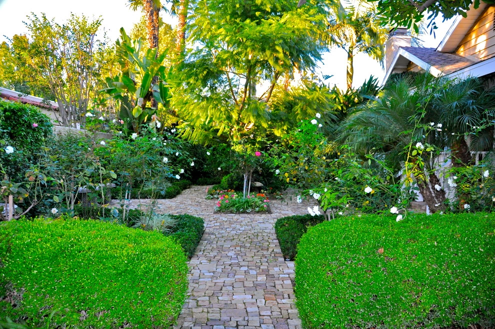 Lush Garden Retreat by Rue Group, Inc. / Kathryn Rue, Landscape Architect - Photo 12
