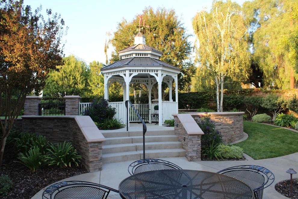 Transformed Lawn Area by Rue Group, Inc. / Kathryn Rue, Landscape Architect - Photo 2
