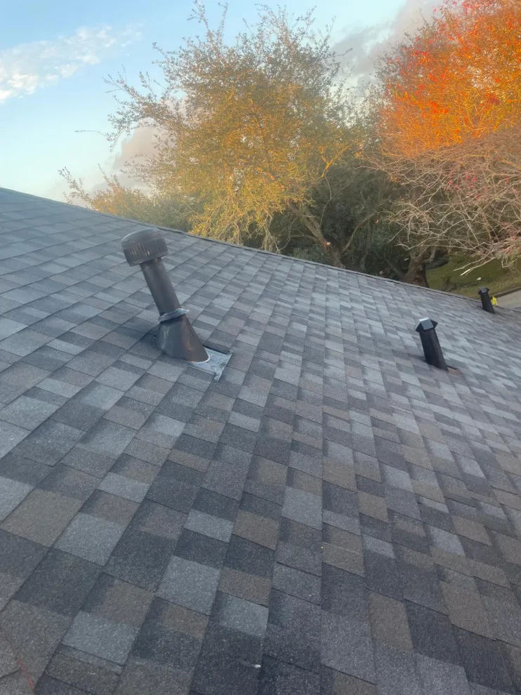 Universal Roofing And Restoration - Photo 3
