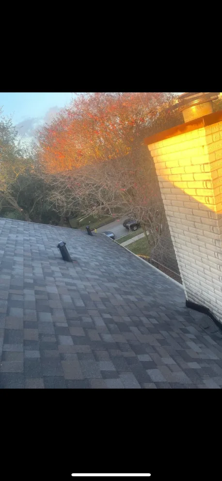 Owen's Corning Gray from Williamsburg by Universal Roofing And Restoration - Photo 2