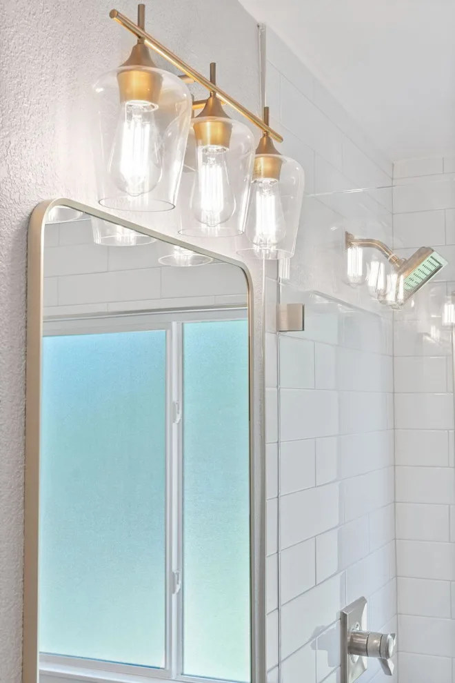 Lynnbrook Main Bathroom by Gladius Construction & Design - Photo 10