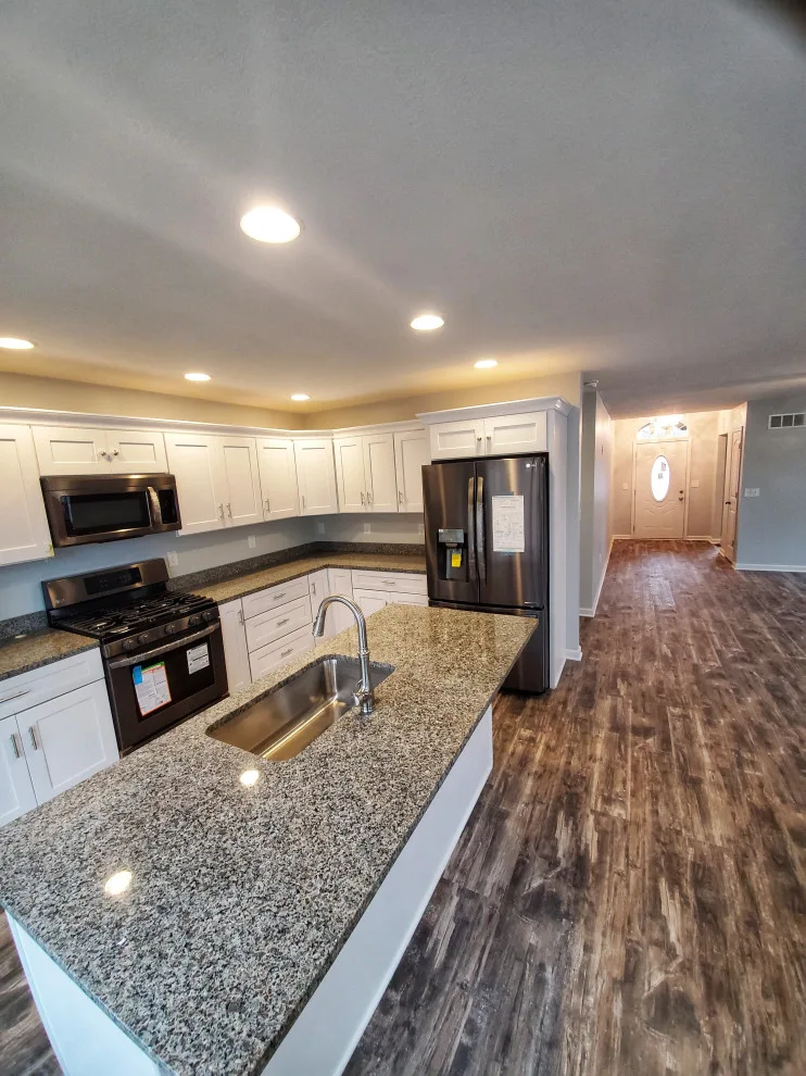 Custom Ranch with 2 Bedrooms and 2 Bathrooms by Lavish Builders - Photo 16