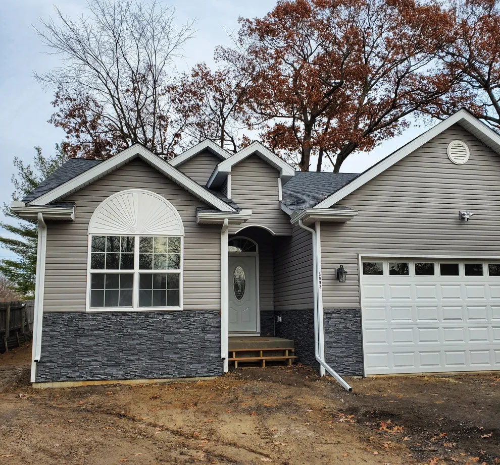 Custom Ranch with 2 Bedrooms and 2 Bathrooms by Lavish Builders - Photo 7