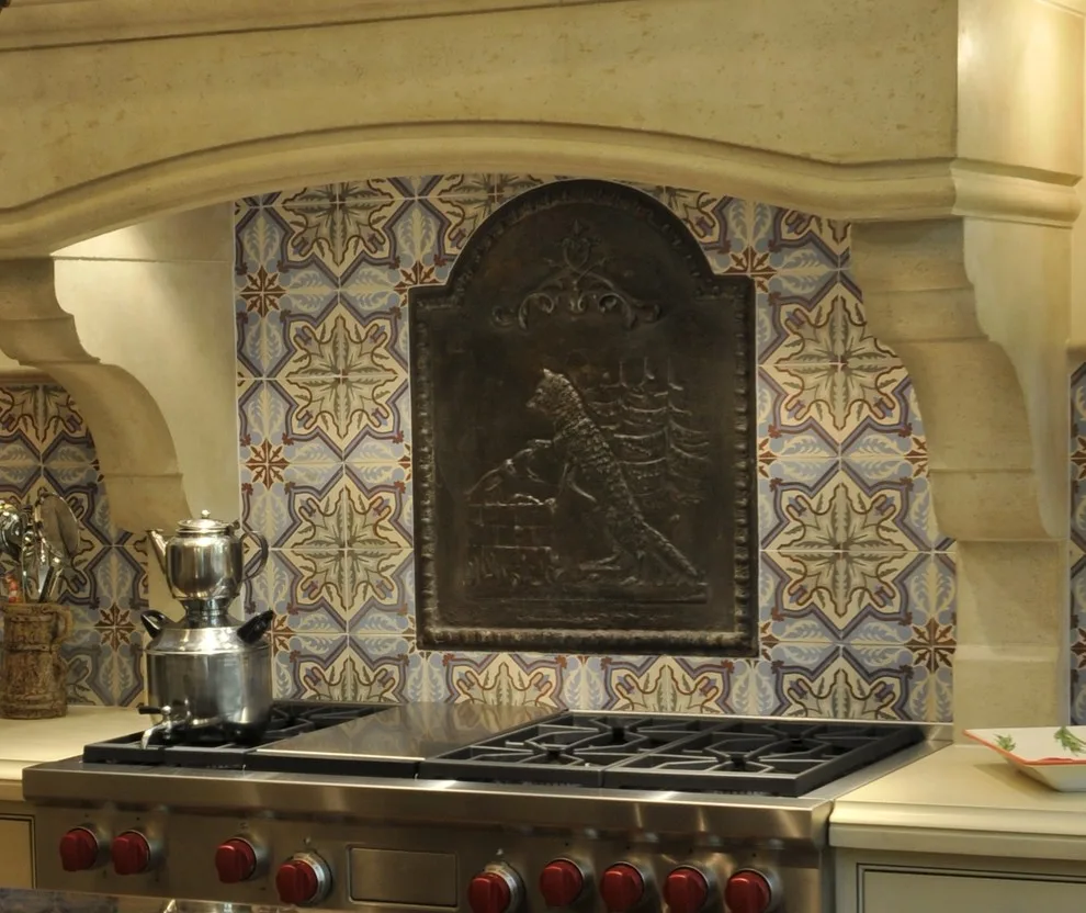 Heritage Residence with Classic Kitchen by DeRhodes Construction - Photo 9