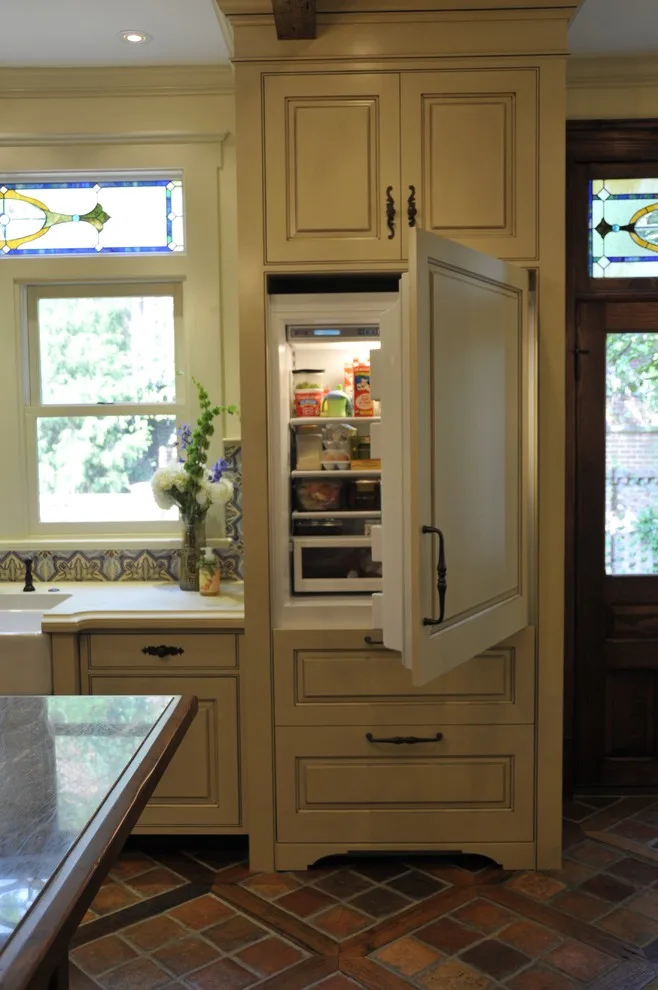 Heritage Residence with Classic Kitchen by DeRhodes Construction - Photo 11