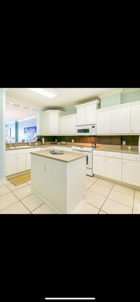 Gifford residence kitchen and flooring complete renovation by H.H. Premium Home Builders - Photo 3