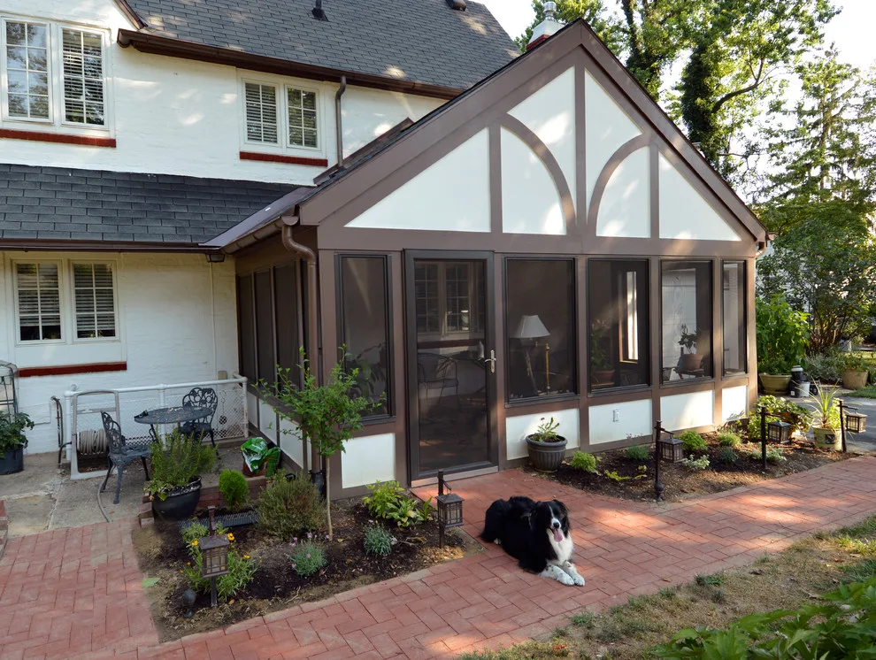 Year-Round Room by Sawdust Therapy - Photo 2