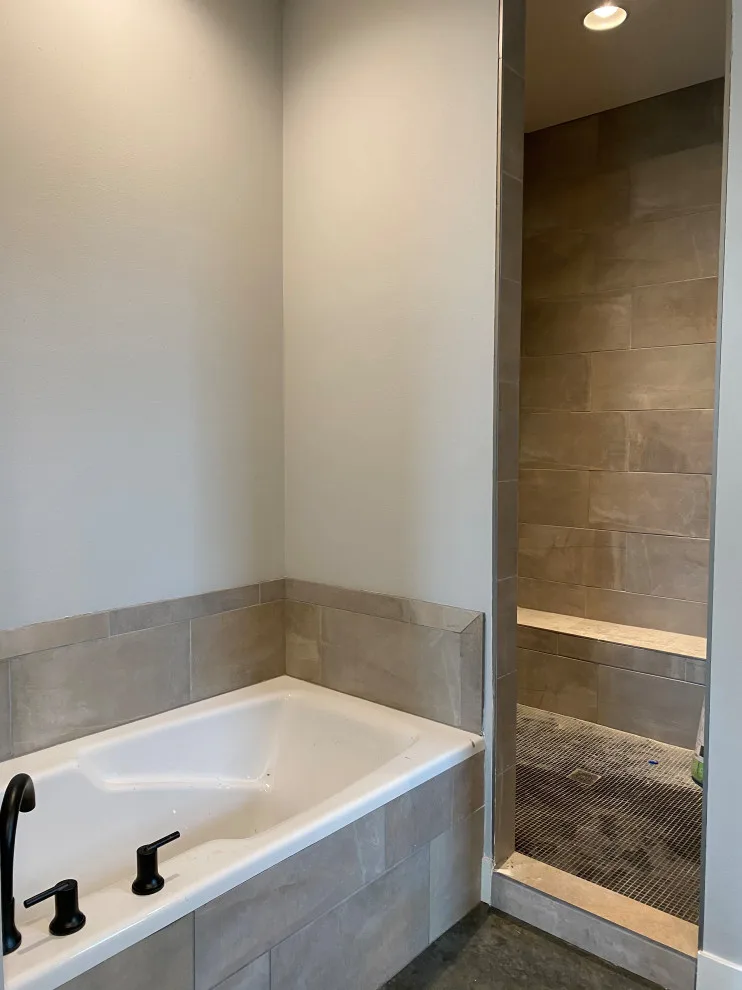 Contemporary Farmhouse Design by Neil Robinson Custom Homes, LLC - Photo 16