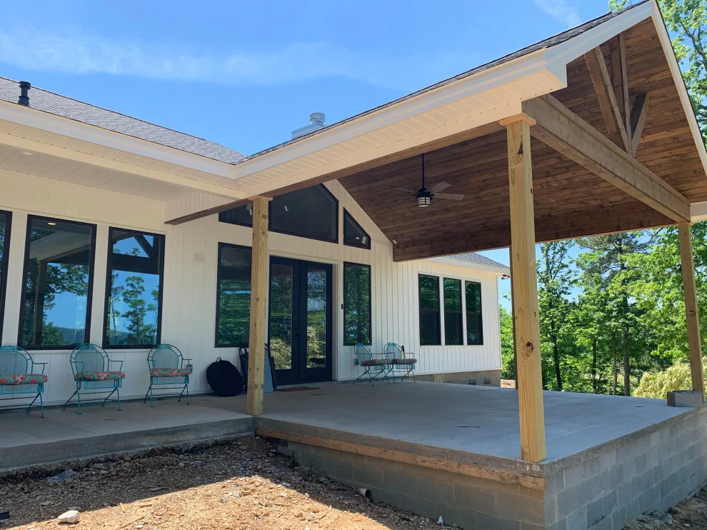 Contemporary Farmhouse Design by Neil Robinson Custom Homes, LLC - Photo 22