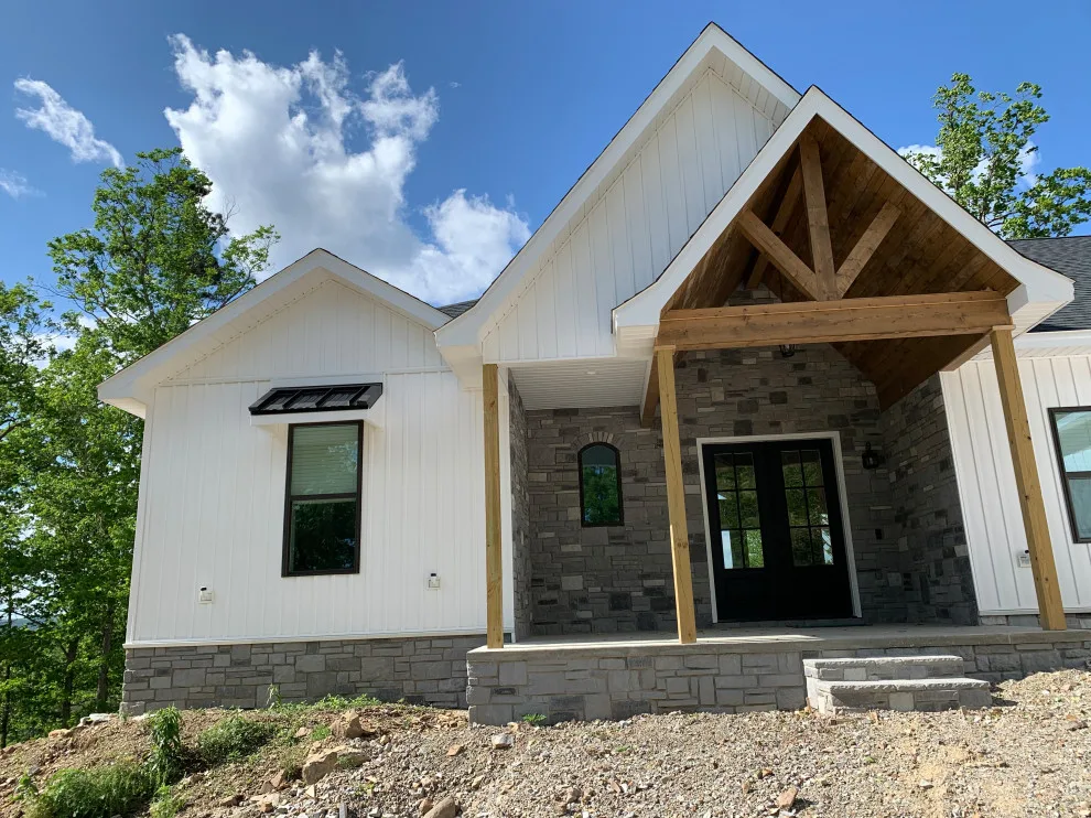 Contemporary Farmhouse Design by Neil Robinson Custom Homes, LLC - Photo 4