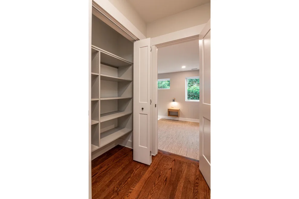 Crescent Maple Renovation by Evergreen Construct Inc. - Photo 21