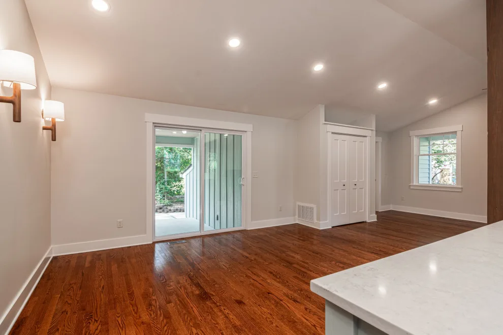 Crescent Maple Renovation by Evergreen Construct Inc. - Photo 4