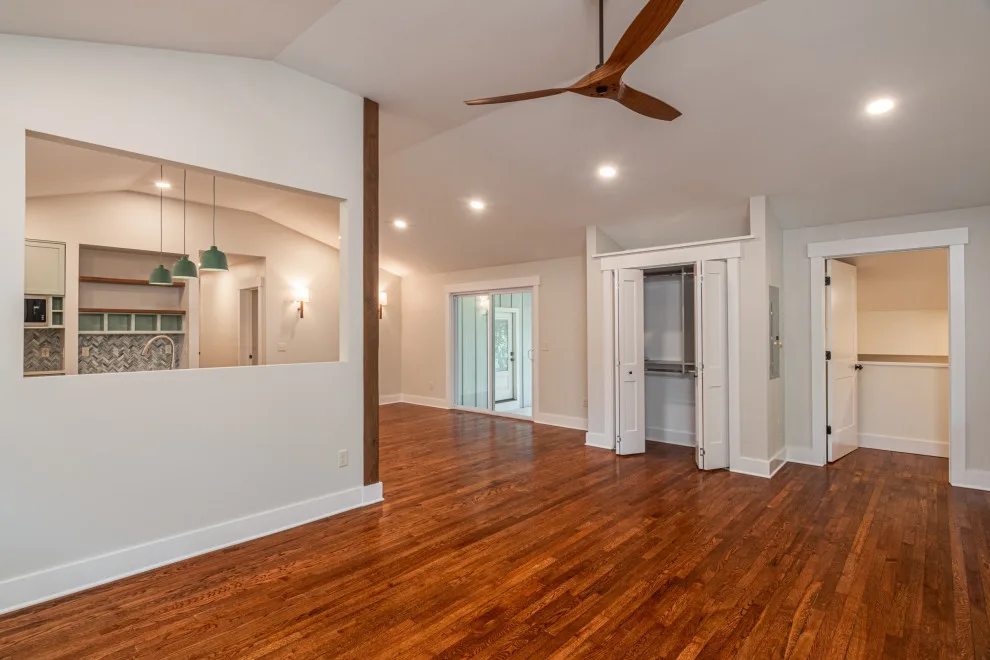 Crescent Maple Renovation by Evergreen Construct Inc. - Photo 23
