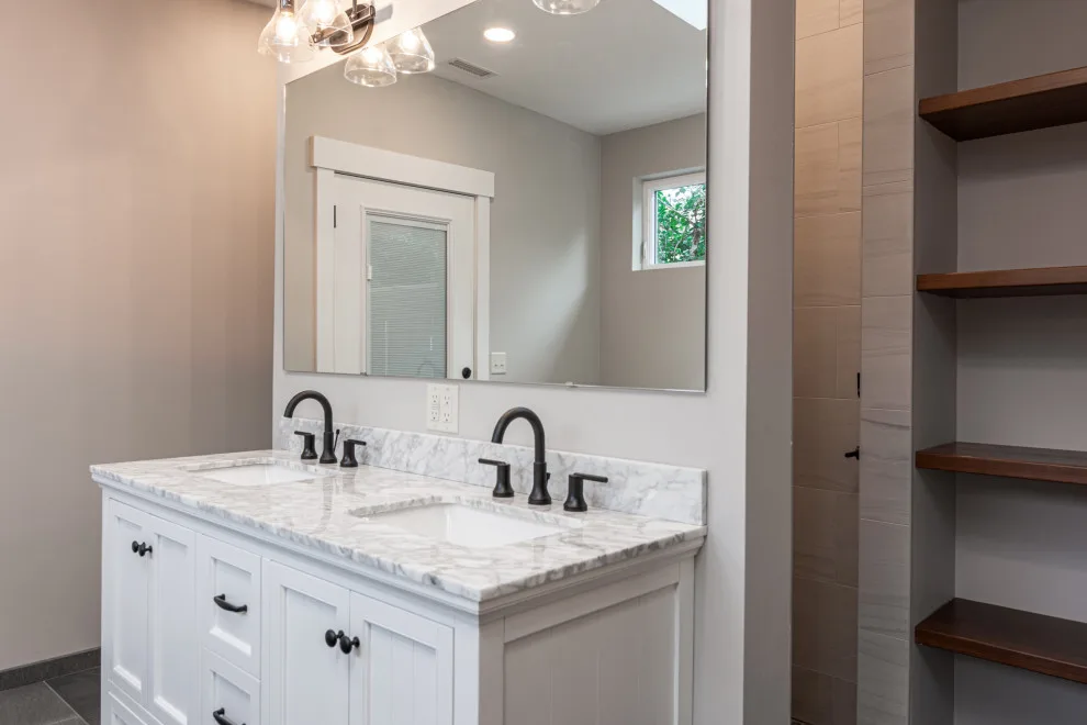 Crescent Maple Renovation by Evergreen Construct Inc. - Photo 17