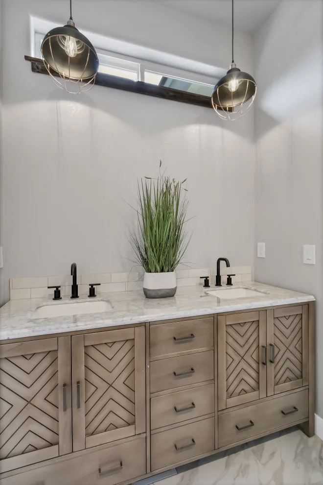 Brad Street Custom Home Construction in Bend, OR by C Squared Customs - Photo 23