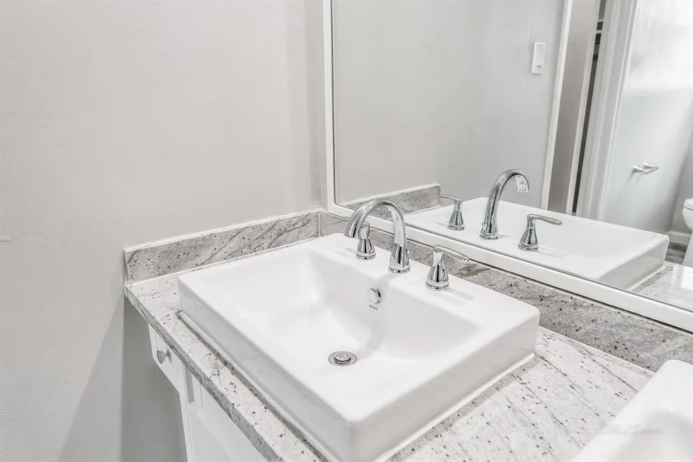 Carolyn Davis - Complete Home Renovation by Romo Remodeling - Photo 36
