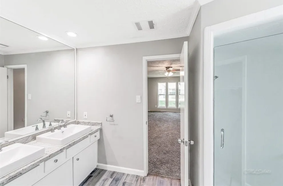 Carolyn Davis - Complete Home Renovation by Romo Remodeling - Photo 4