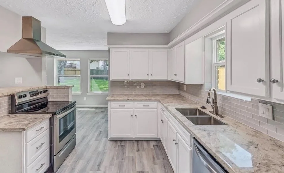 Carolyn Davis - Complete Home Renovation by Romo Remodeling - Photo 3