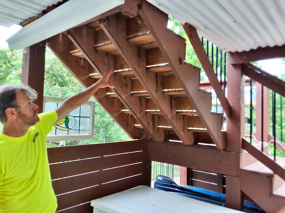 Lake Waukomis Composite Deck Construction by Elite One, Inc. - Photo 10