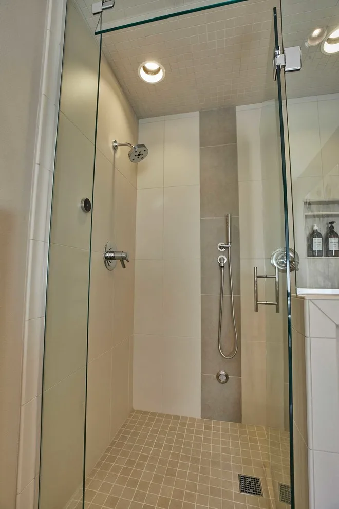 Modern Kitchen and Primary Bathroom by Rainbow Valley Design & Construction - Photo 11