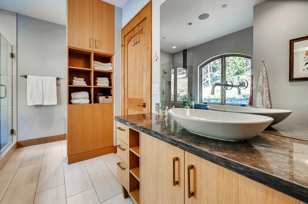 Dineen Home by Rodwin Architecture & Skycastle Construction - Photo 9