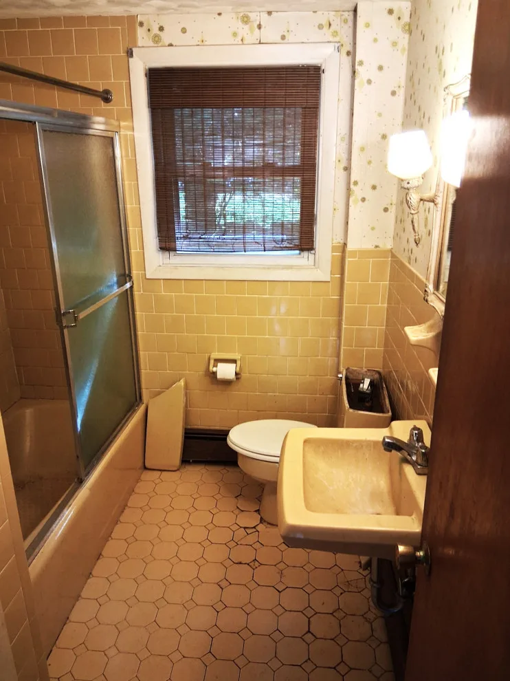 Don's Restroom by Elite Renovation LLC Rhode Island - Photo 3