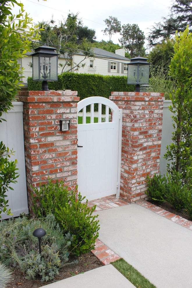 Hollywood Hills Cape Cod by Segal Shuart Landscape Architects - Photo 5
